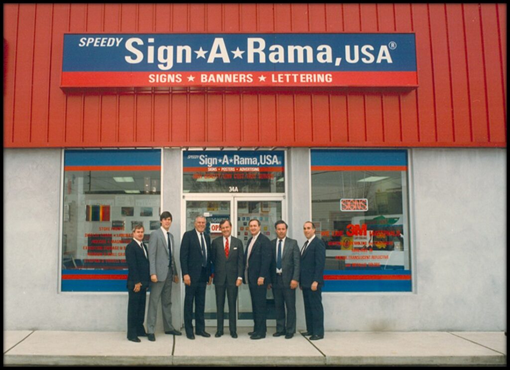 Le premier magasin Signarama